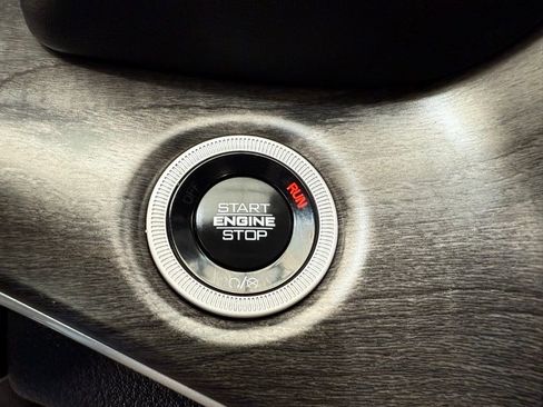 Used 2024 Jeep Grand Cherokee L Limited w/ Luxury Tech Group II image 44