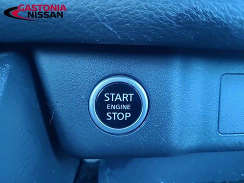 Used 2023 Nissan Rogue S image 37