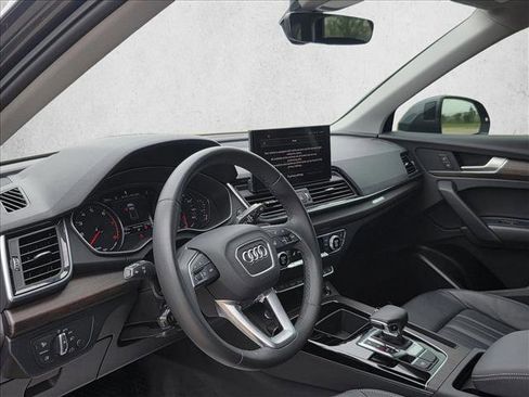 Used 2023 Audi Q5 2.0T Premium w/ Convenience Package AWD/4WD image 10