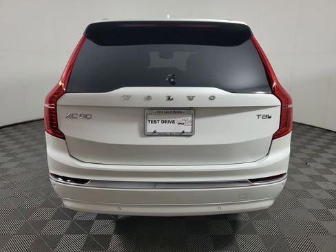 Certified 2025 Volvo XC90 T8 Core AWD/4WD image 7