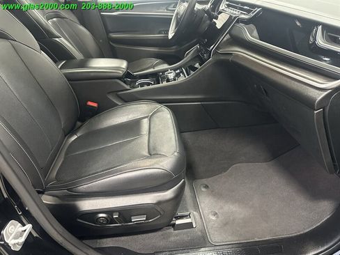 Used 2022 Jeep Grand Cherokee L Limited w/ Luxury Tech Group II AWD/4WD image 21