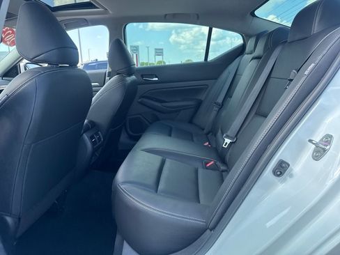 Used 2023 Nissan Altima 2.5 SL FWD image 14