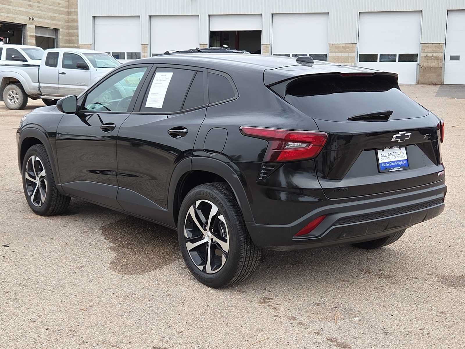 Used 2024 Chevrolet Trax RS FWD image 6