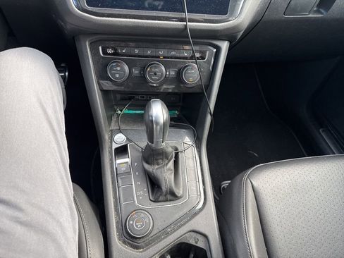 Used 2019 Volkswagen Tiguan SE image 15
