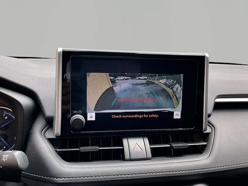 Certified 2025 Toyota RAV4 XLE AWD/4WD image 27