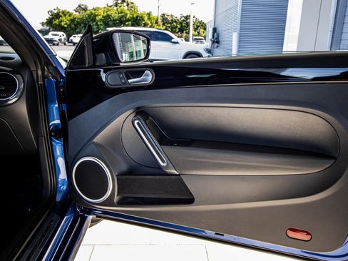 Used 2014 Volkswagen Beetle R-Line image 37