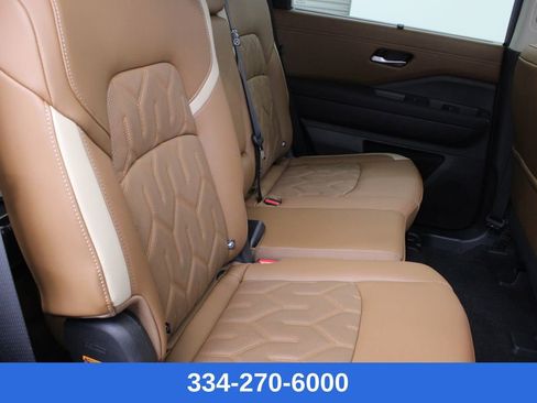 New 2026 Nissan Pathfinder Platinum image 19