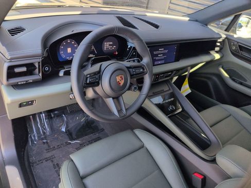 New 2026 Porsche Macan Electric image 4