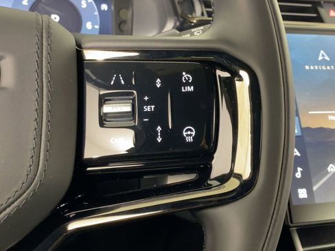 Used 2026 Land Rover Range Rover Velar Dynamic SE image 16