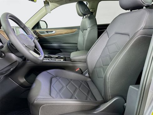 New 2026 Volkswagen Atlas SE image 8