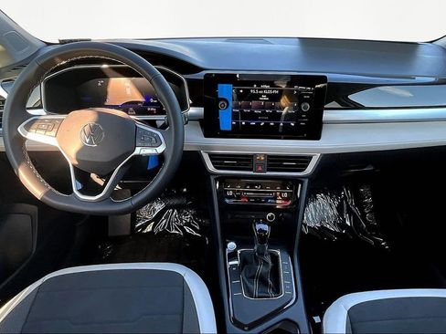 New 2026 Volkswagen Taos SE image 7
