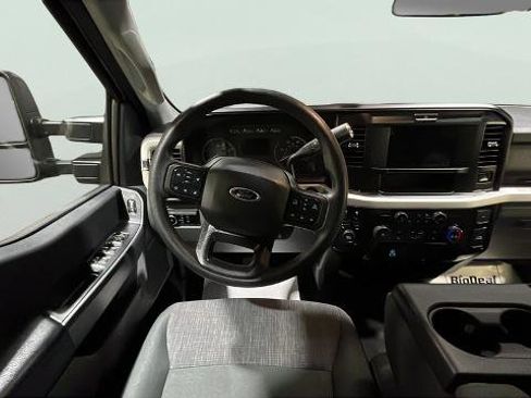 Certified 2025 Ford F250 XLT image 11