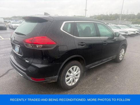 Used 2017 Nissan Rogue S AWD/4WD image 2