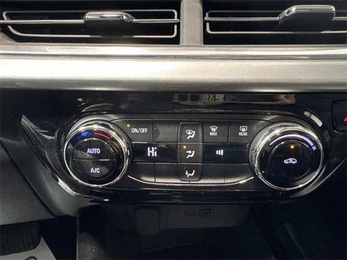 Used 2024 Chevrolet Trax LT image 12