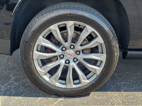 Used 2021 GMC Yukon XL Denali w/ Denali Ultimate Package AWD/4WD image 5
