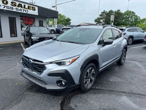 Used 2024 Subaru Crosstrek 2.0i Premium AWD/4WD image 2