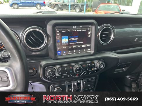 Used 2020 Jeep Wrangler Unlimited Sahara AWD/4WD image 9