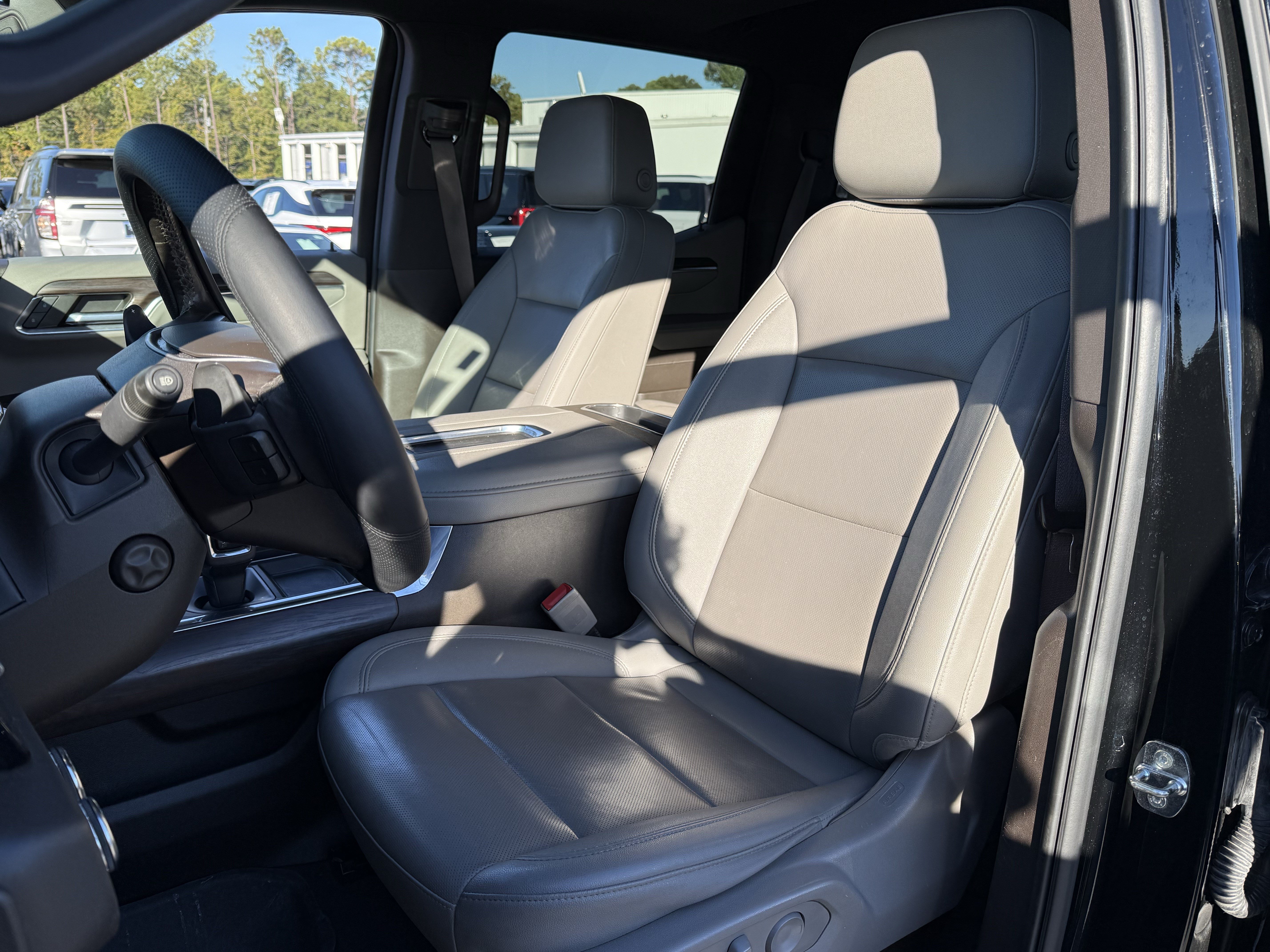 Used 2022 GMC Sierra 1500 SLT w/ SLT Premium Plus Package AWD/4WD image 7