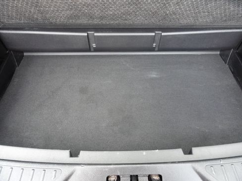Used 2021 Ford Explorer Limited w/ Equipment Group 301A RWD image 17