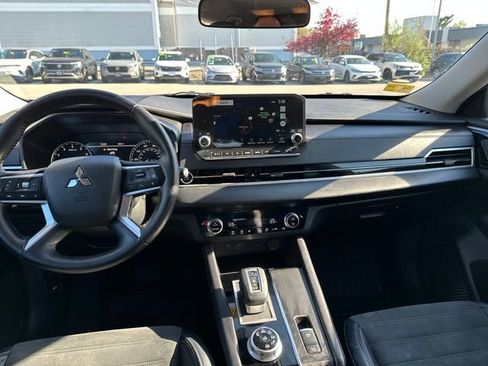 Used 2024 Mitsubishi Outlander SE AWD/4WD image 15