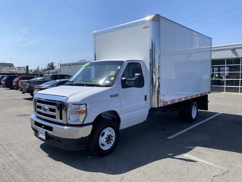 Used 2024 Ford E-450 and Econoline 450 Super Duty w/ Power Windows & Locks Group RWD image 4