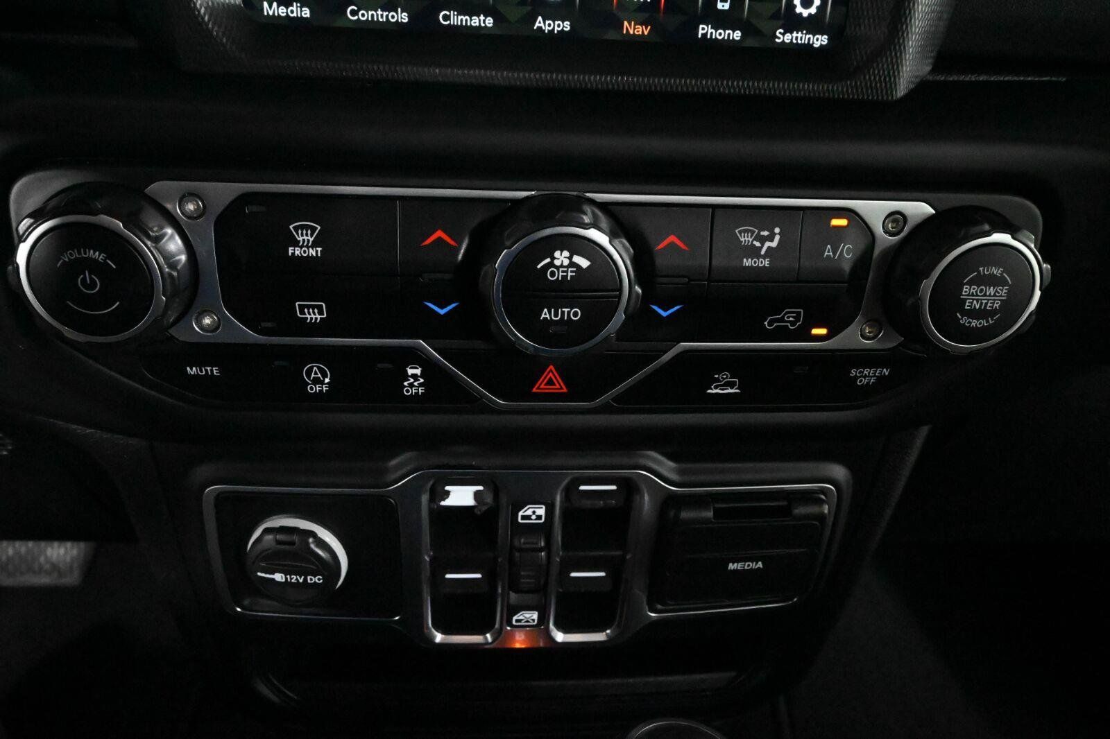 Used 2021 Jeep Wrangler Unlimited Sahara AWD/4WD image 26