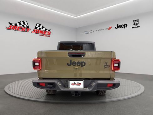 New 2025 Jeep Gladiator Willys image 7
