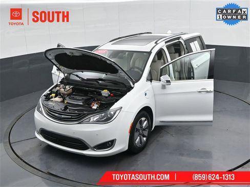 Used 2018 Chrysler Pacifica Limited w/ Advanced Safetytec Group image 82