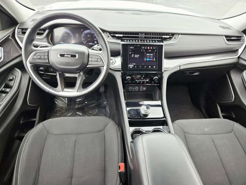 Used 2022 Jeep Grand Cherokee L Laredo w/ Luxury Tech Group I AWD/4WD image 11