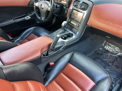 Used 2008 Chevrolet Corvette Coupe w/ Preferred Equipment Group RWD image 16
