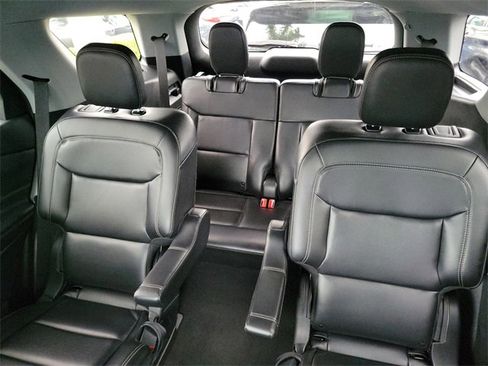 Used 2023 Ford Explorer XLT w/ Equipment Group 202A image 10