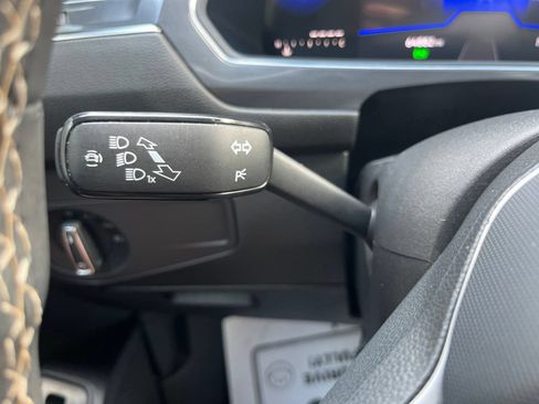 Certified 2023 Volkswagen Tiguan SE R-Line FWD image 18