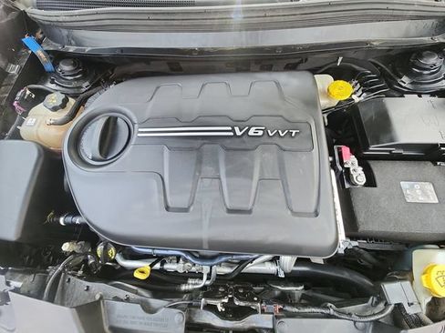 Used 2015 Jeep Cherokee Trailhawk w/ Cold Weather Group AWD/4WD image 22