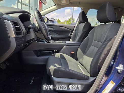 Used 2025 Nissan Rogue SV FWD image 9