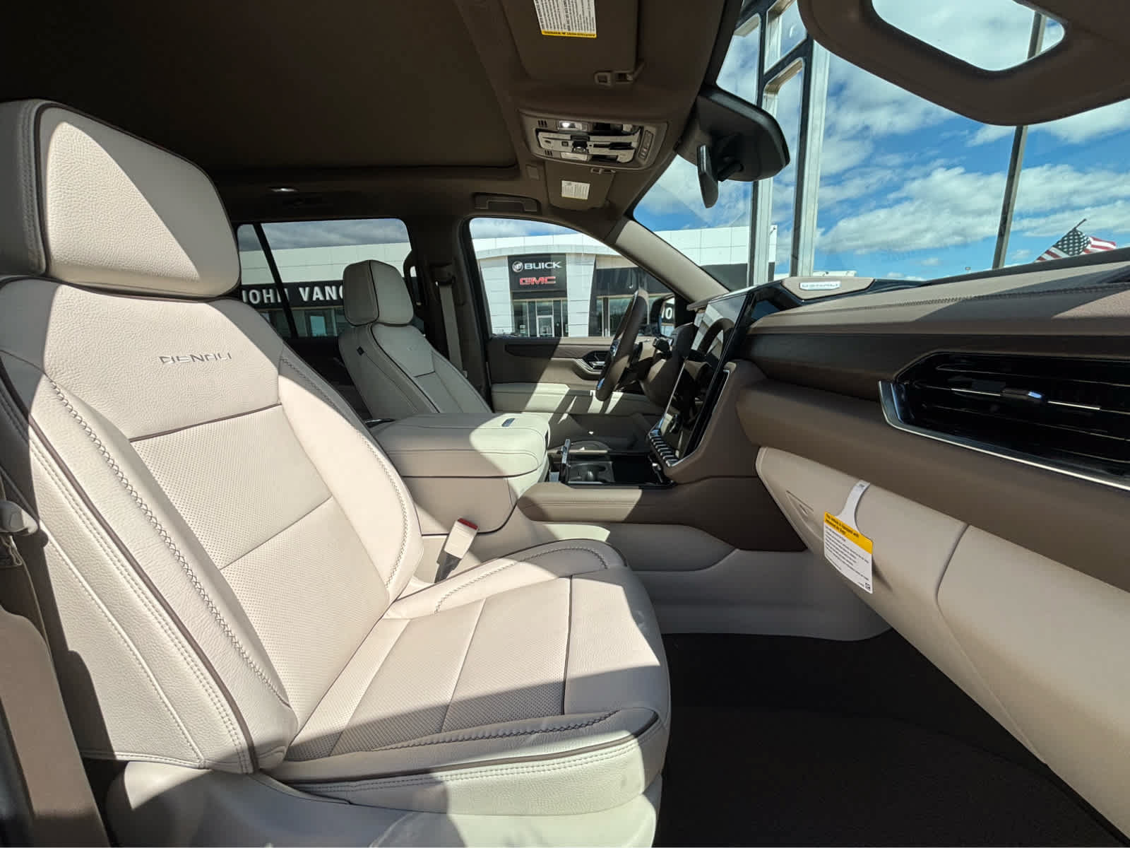 New 2027 GMC Yukon Denali w/ Sun & Power Step Package AWD/4WD image 12