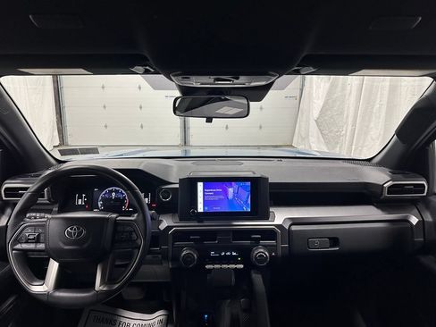 Used 2025 Toyota 4Runner SR5 AWD/4WD image 38