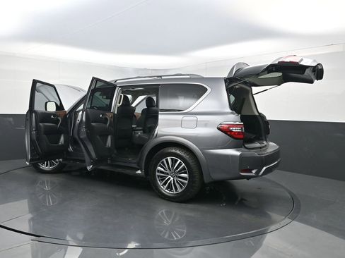 Used 2023 Nissan Armada SL w/ Captain's Chairs Package image 41