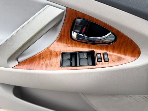 Used 2009 Toyota Camry LE image 22