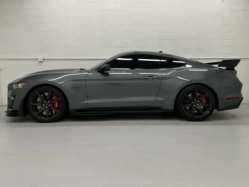 Used 2022 Ford Mustang Shelby GT500 w/ Carbon Fiber Track Pack image 2