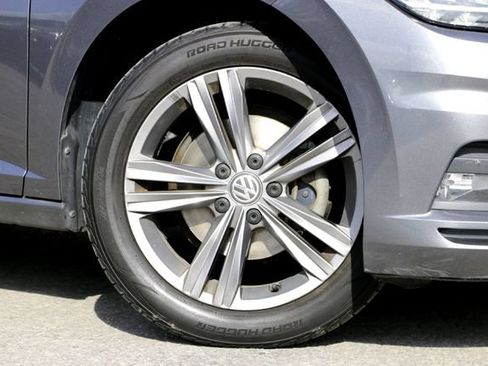 Used 2020 Volkswagen Jetta R-Line w/ R-Line Cold Weather Package FWD image 2
