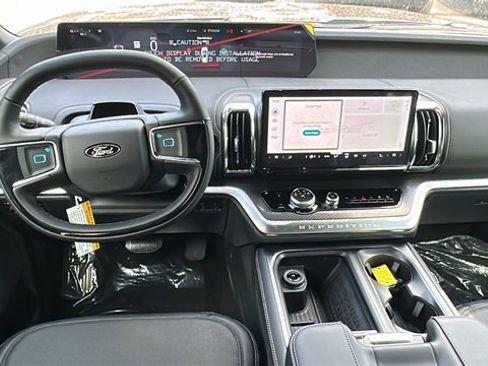 New 2025 Ford Expedition Max Platinum w/ Stealth Appearance Package image 22