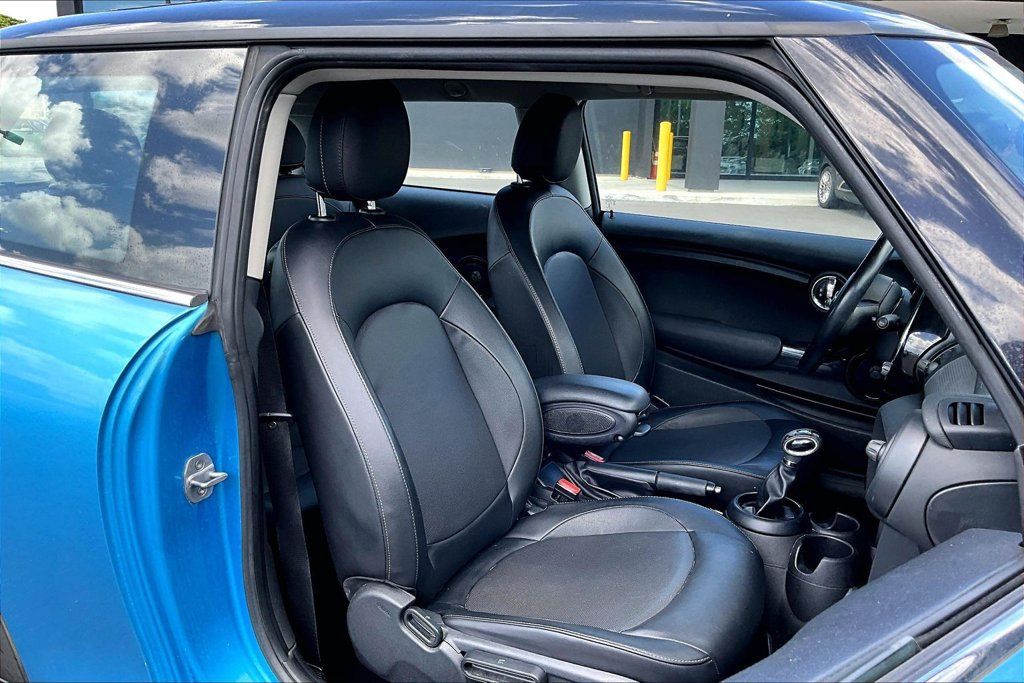 Used 2017 MINI Cooper 2-Door Hardtop FWD image 7