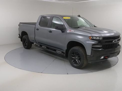 Used 2021 Chevrolet Silverado 1500 LT Trail Boss w/ Bed Protection Package AWD/4WD image 9