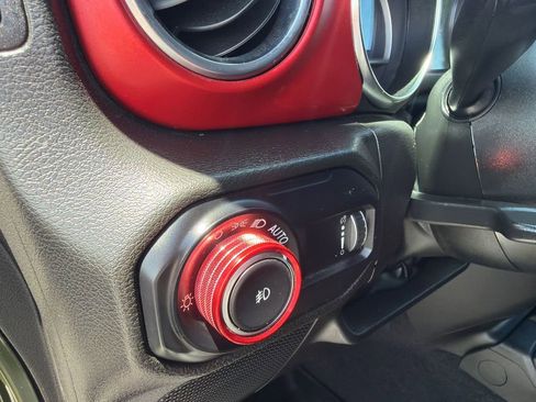 Used 2023 Jeep Wrangler Unlimited Rubicon w/ Cold Weather Group AWD/4WD image 28