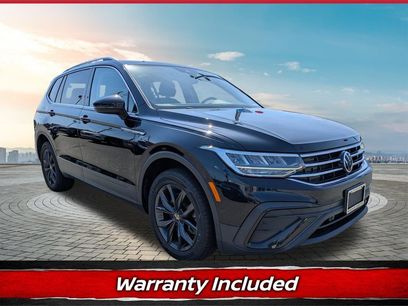 Used 2022 Volkswagen Tiguan SE w/ Panoramic Sunroof Package
