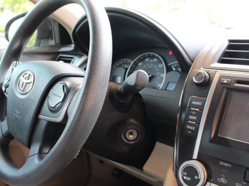 Used 2012 Toyota Camry LE image 34