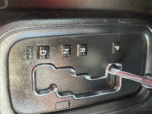 Used 2017 Jeep Wrangler Unlimited Sahara image 15