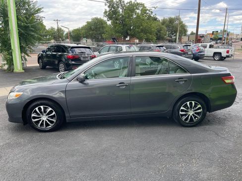 Used 2011 Toyota Camry LE FWD image 5