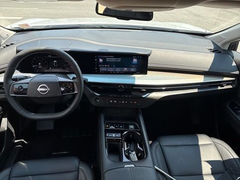 Certified 2025 Nissan Murano SL AWD/4WD image 12