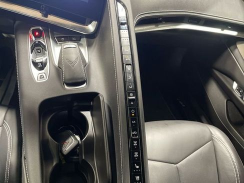 Used 2021 Chevrolet Corvette Stingray Preferred Cpe w/ Z51 Performance Package RWD image 19